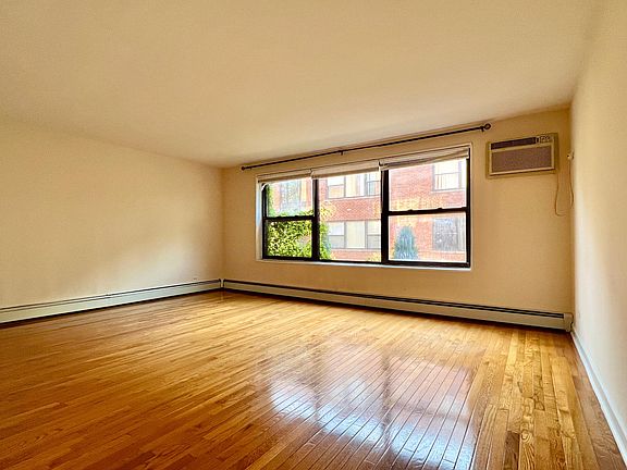 2nd image of 2901 W Summerdale Ave #B1