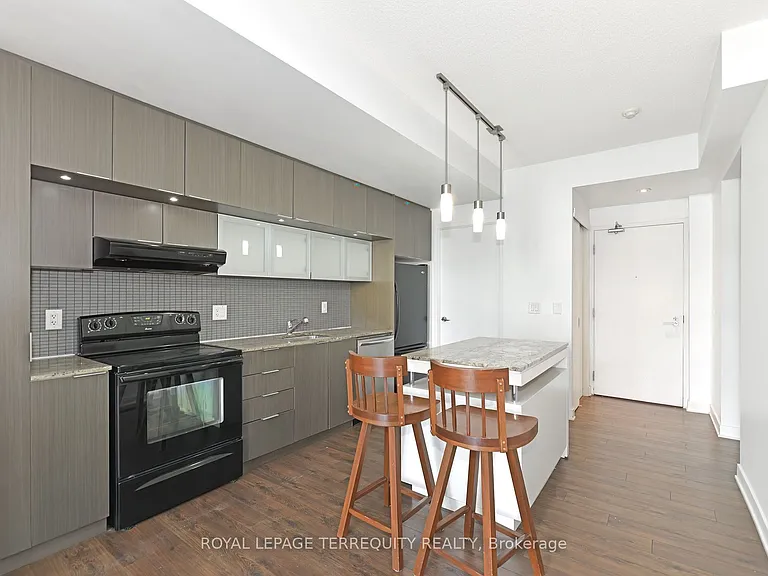 110 Charles St E #2710 — Photo 22