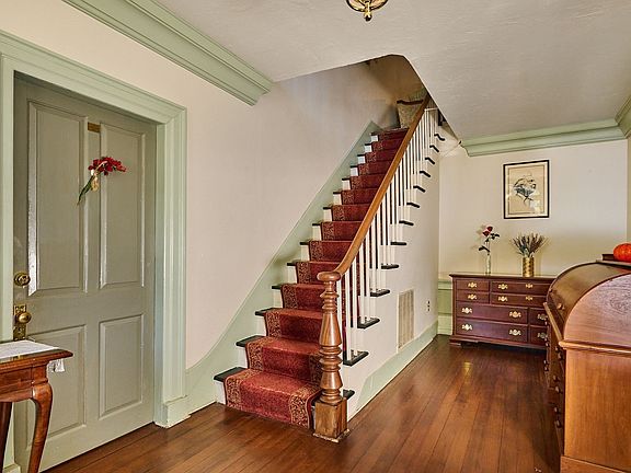 4th image of 25 Woodbridge St