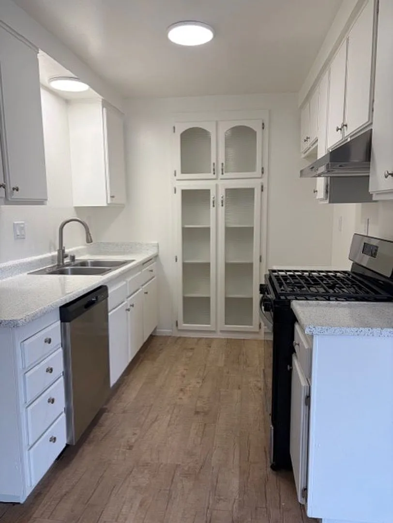 Sutter's Mill Apartments — Photo 1
