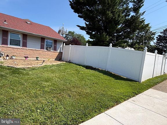 2nd image of 2962 Crafton Dr