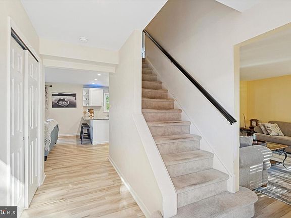 4th image of 212 Hampton Cir