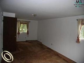 5th image of 39105 Townhall St