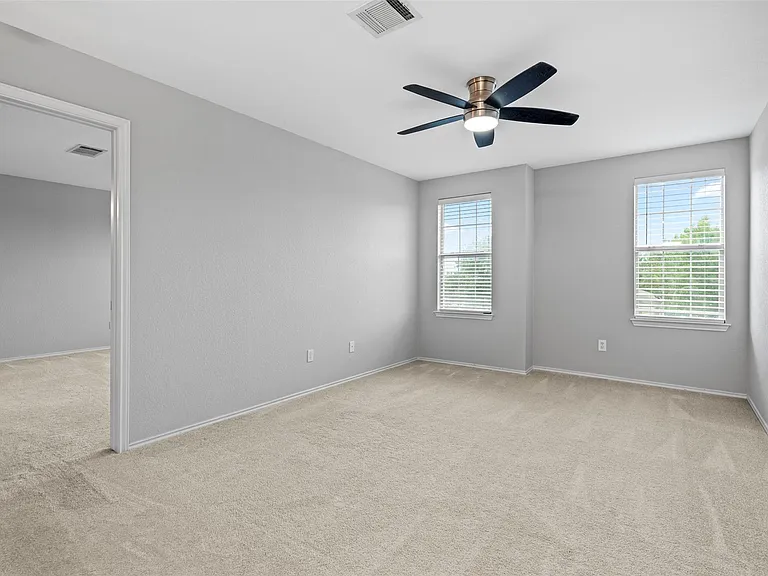 919 Washburn Dr — Photo 11