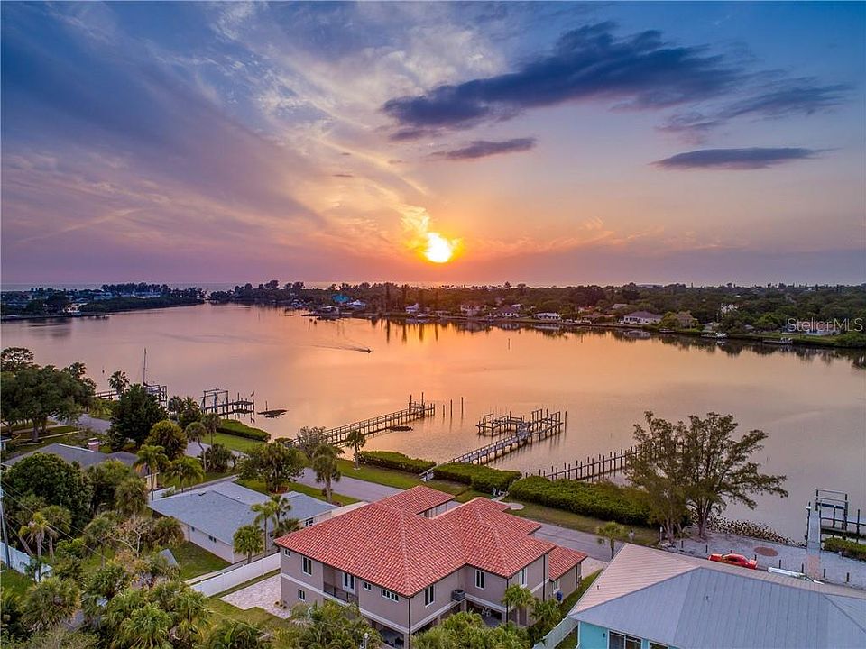 1st image of 107 Sunset Dr