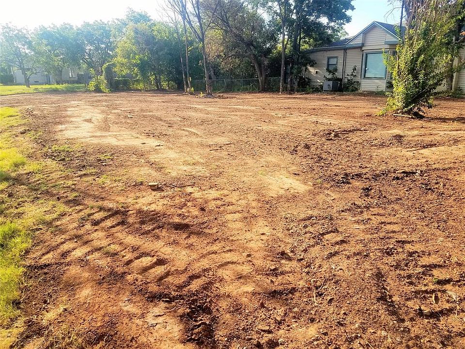 2nd image of 1601 Chestnut St Lot 5