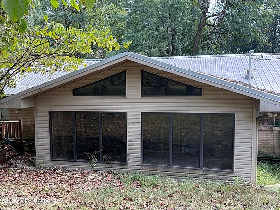 2nd image of 130 Rochelle Dr
