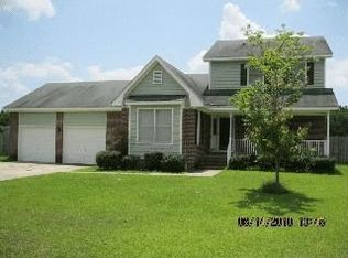 209 Oakbluff Dr, Raeford, NC 28376