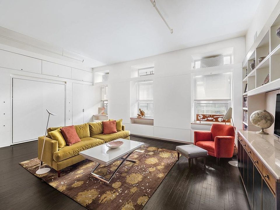 1st image of 407 E 91st St APT 2D