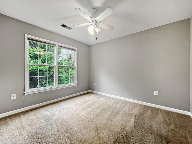 214 W Locust St — Photo 30