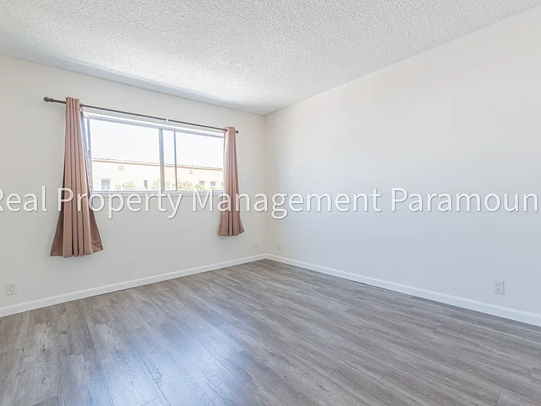 8013 Blackburn Ave #7 — Photo 13