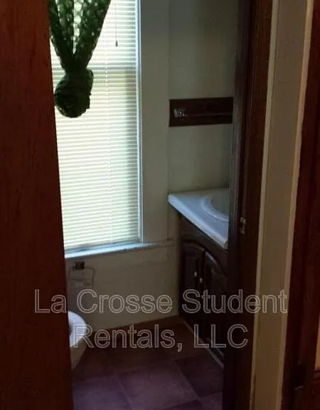 904 Vine St #LA CROSSE — Photo 3