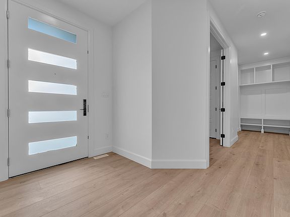 5th image of 51 Meadowgrove Ln