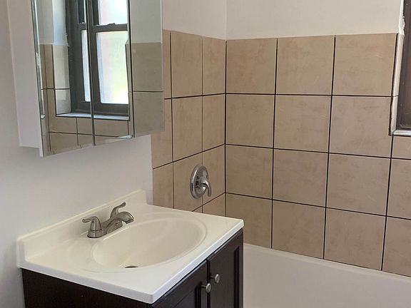 2nd image of 1360 W Touhy Ave #1110