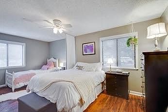 5th image of 10 Village Green Ln APT 16