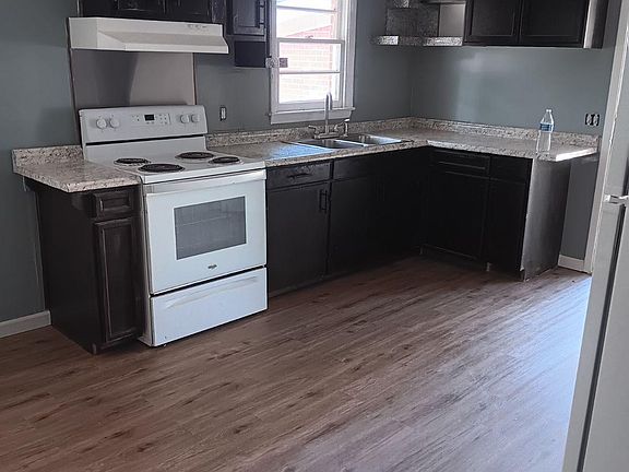 5th image of 608 N Jackson St
