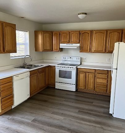 2nd image of 380 Railroad Ave #11