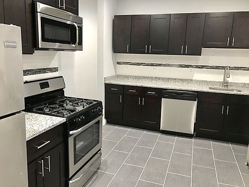 3rd image of 4705 N Albany Ave APT 2