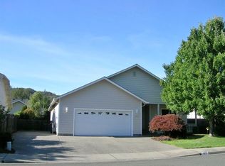 1810 SW J St, Grants Pass, OR 97526