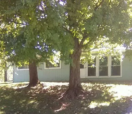 45 Mandalay Dr — Photo 2