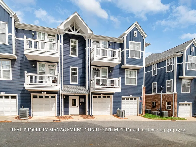 1630 Walnut View Dr — Photo 2