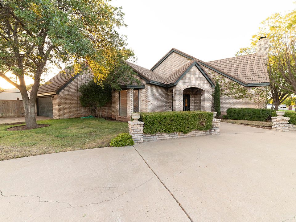 1st image of 2301 N Chestnut Dr