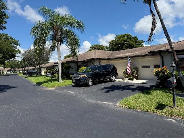 2 bed, 2.0 bath, 1400 sqft, $2,200 — Photo 2