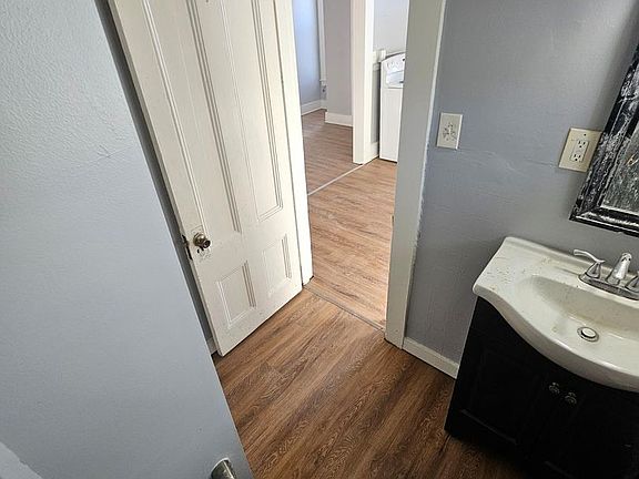 3rd image of 65 Green St #65-1