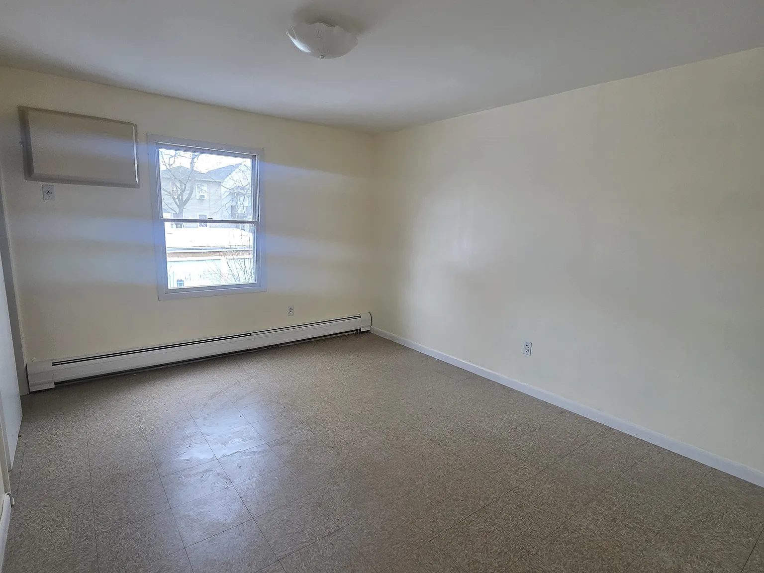 2 bed, 900 sqft, $1,950 — Photo 2