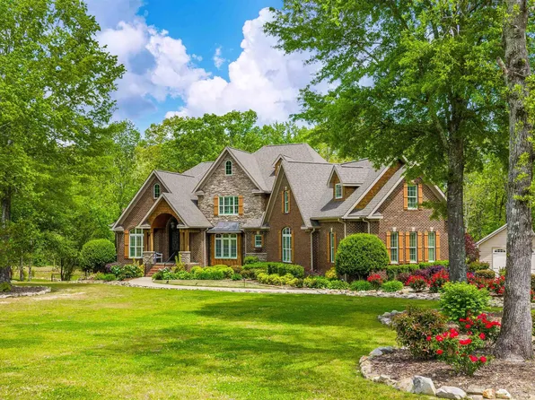 28 Caney Creek Dr, Rainsville, AL 35986