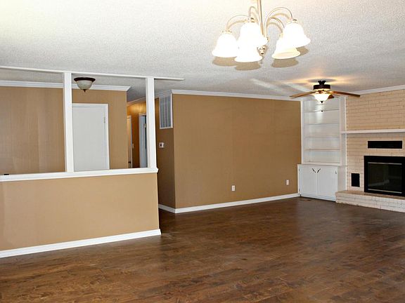 3rd image of 168 Dawn Cir