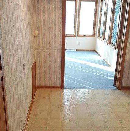 5th image of 1514 35th St NE