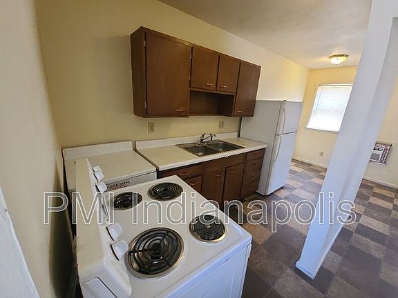 3rd image of 122 William Dr APT J