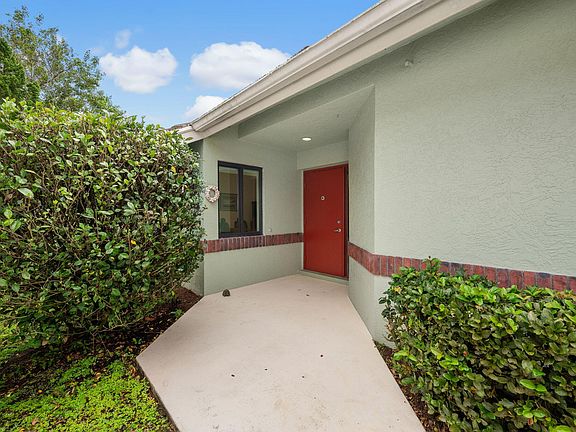4th image of 441 SW Jefferson Circle