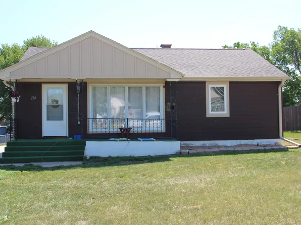 722 Harding St, Winner, SD 57580