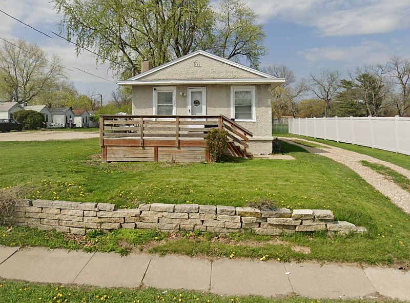 1st image of 1321 Army Post Rd