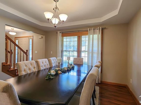 4th image of 9262 Castlebury Dr