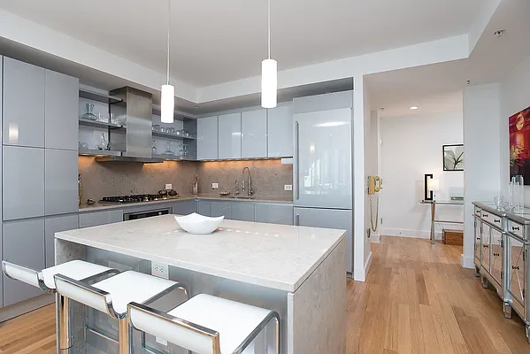 Sold by Nestseekers | media 2