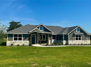 84 Cloverleaf Trl, Victoria, TX 77905