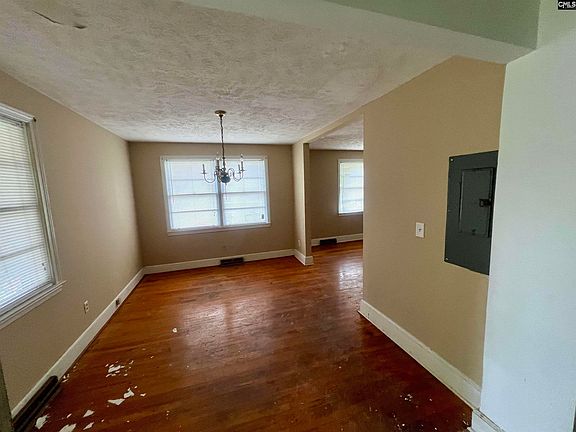 3rd image of 249 Richards St