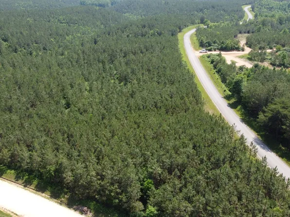 1 Rockhouse Rd, Linden, TN 37096