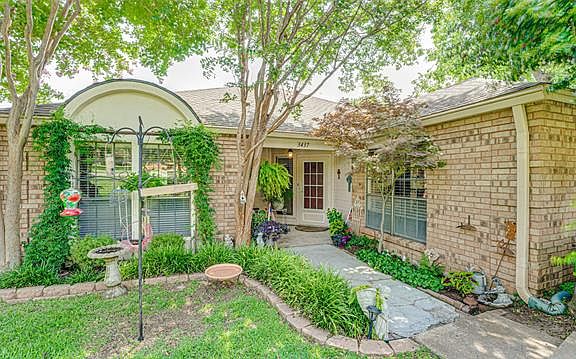 3rd image of 3437 Country Club Dr