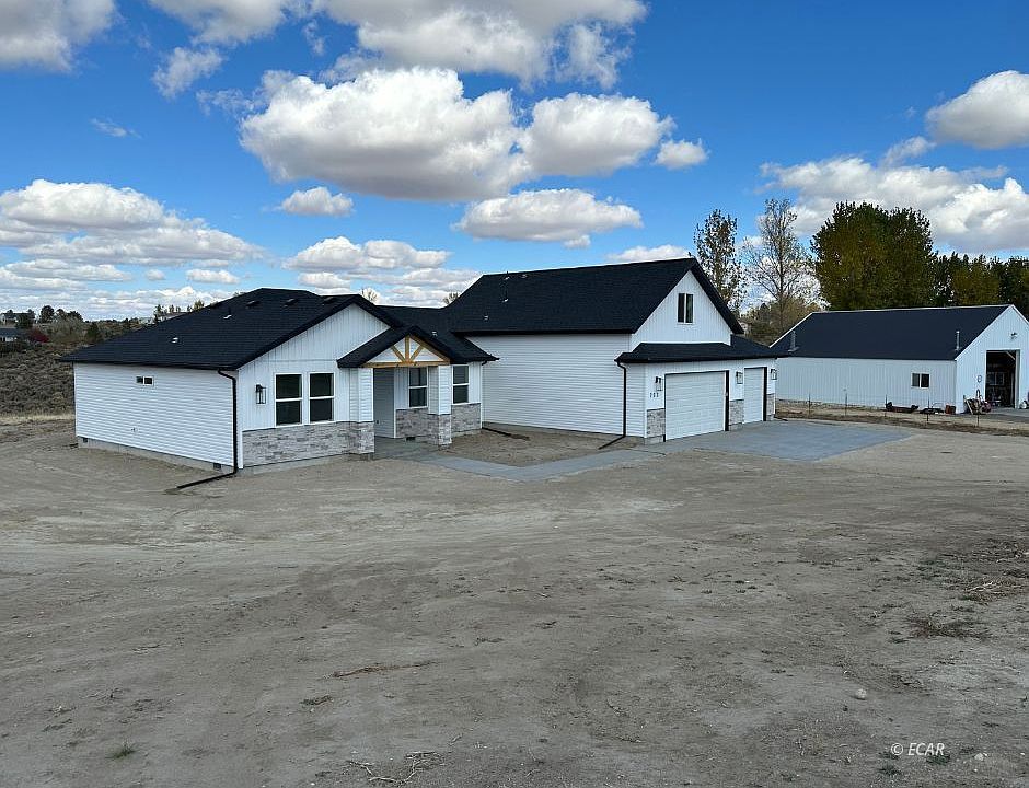 2nd image of 203 Viewcrest Dr