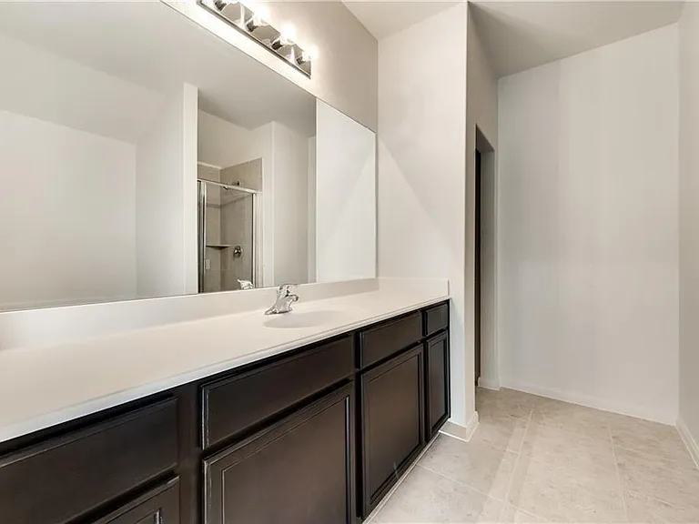 1810 Douglas St — Photo 11