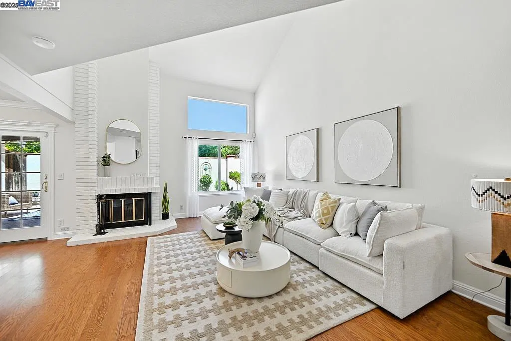 3 bed, 1731 sqft, $4,200 — Photo 4
