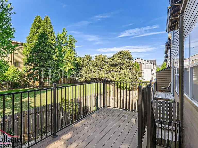 222 NE 76th Ave — Photo 26
