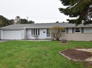 N82W14545 Oxford St, Menomonee Falls, WI 53051