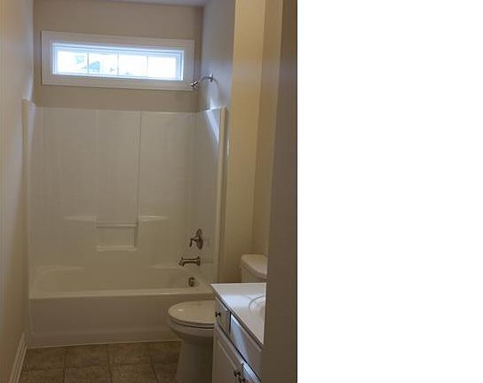 5th image of 1533 Master St