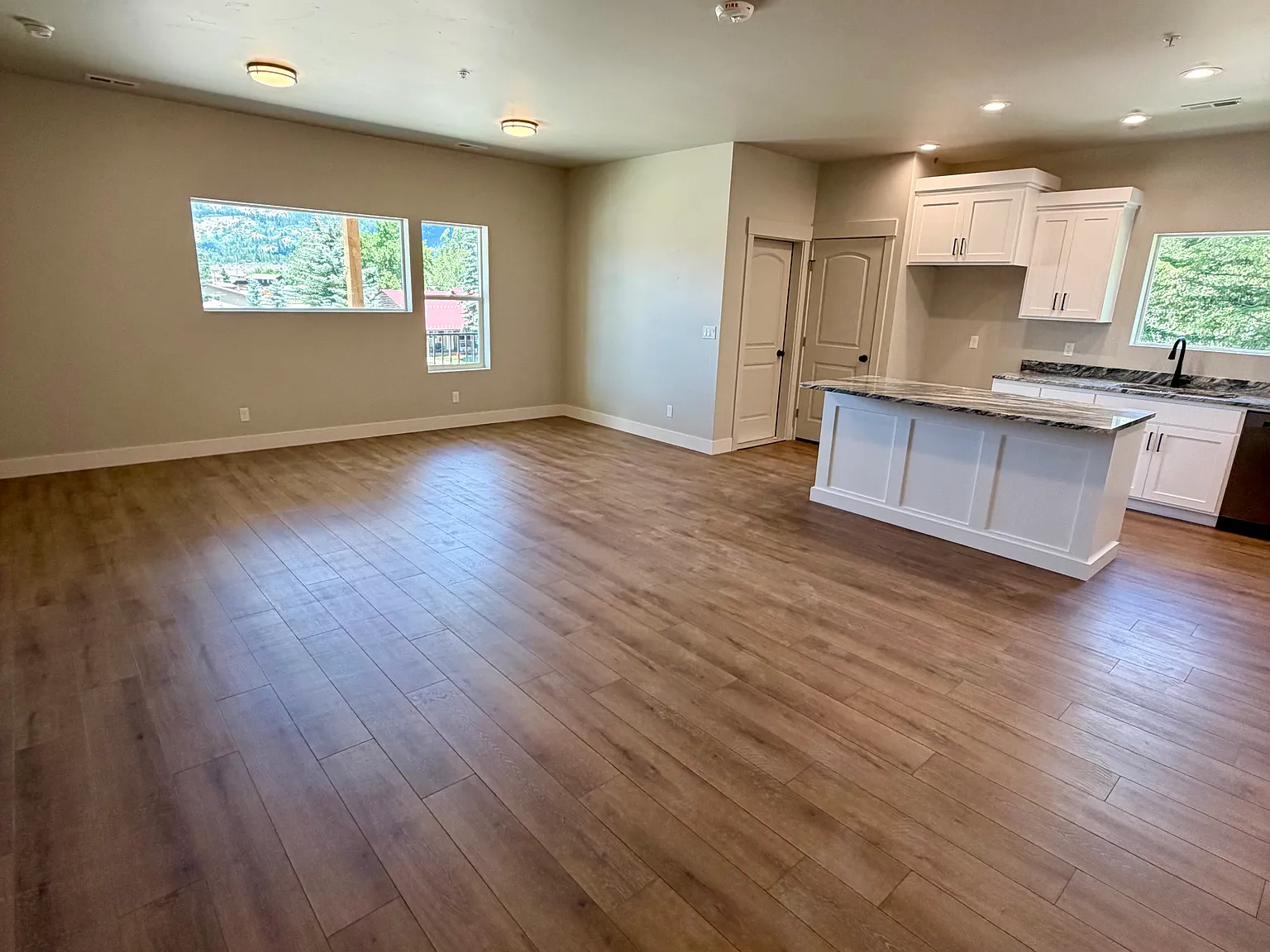 2 bed, 1240 sqft, $2,550 — Photo 4