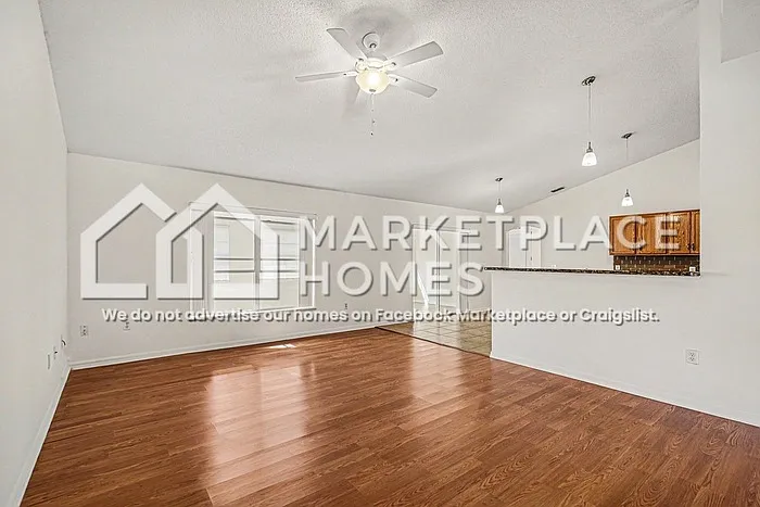 830 Painesville St SE — Photo 7